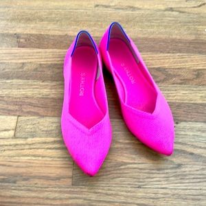 Hot Pink 7.5 Rothys’s pointed toe